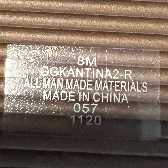 NWOT GBG Sandals Size 8 - Picture 5 of 6